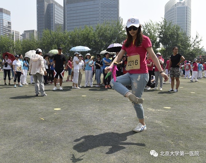 毽舞飞扬 健康同行(图1)